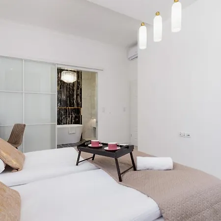 Apartament Krakusa With Air-conditioning And Balcony By Renters Prestige