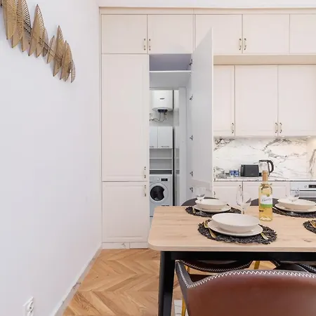 Apartament Krakusa With Air-conditioning And Balcony By Renters Prestige